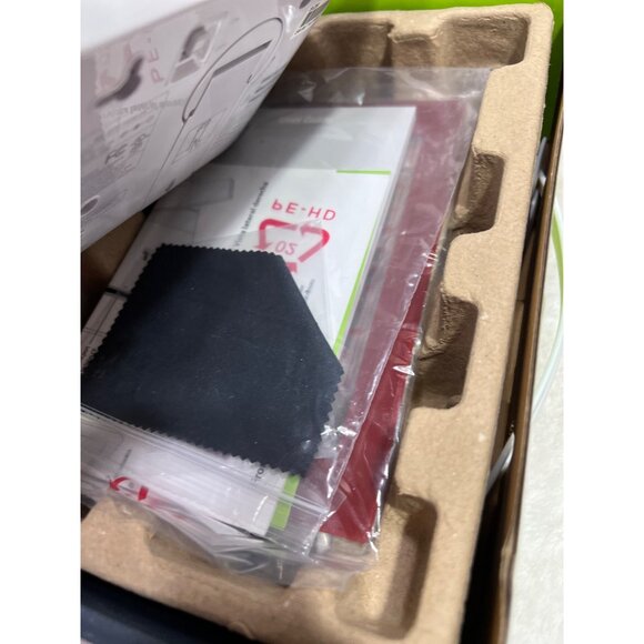 Insignia Digital Picture Display with 3 interchangeable faceplates New - Picture 2 of 10